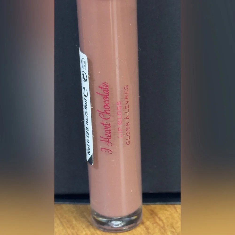 Revolution Lip Gloss I Heart Chocolate‎ Mocha Color New - Picture 2 of 6
